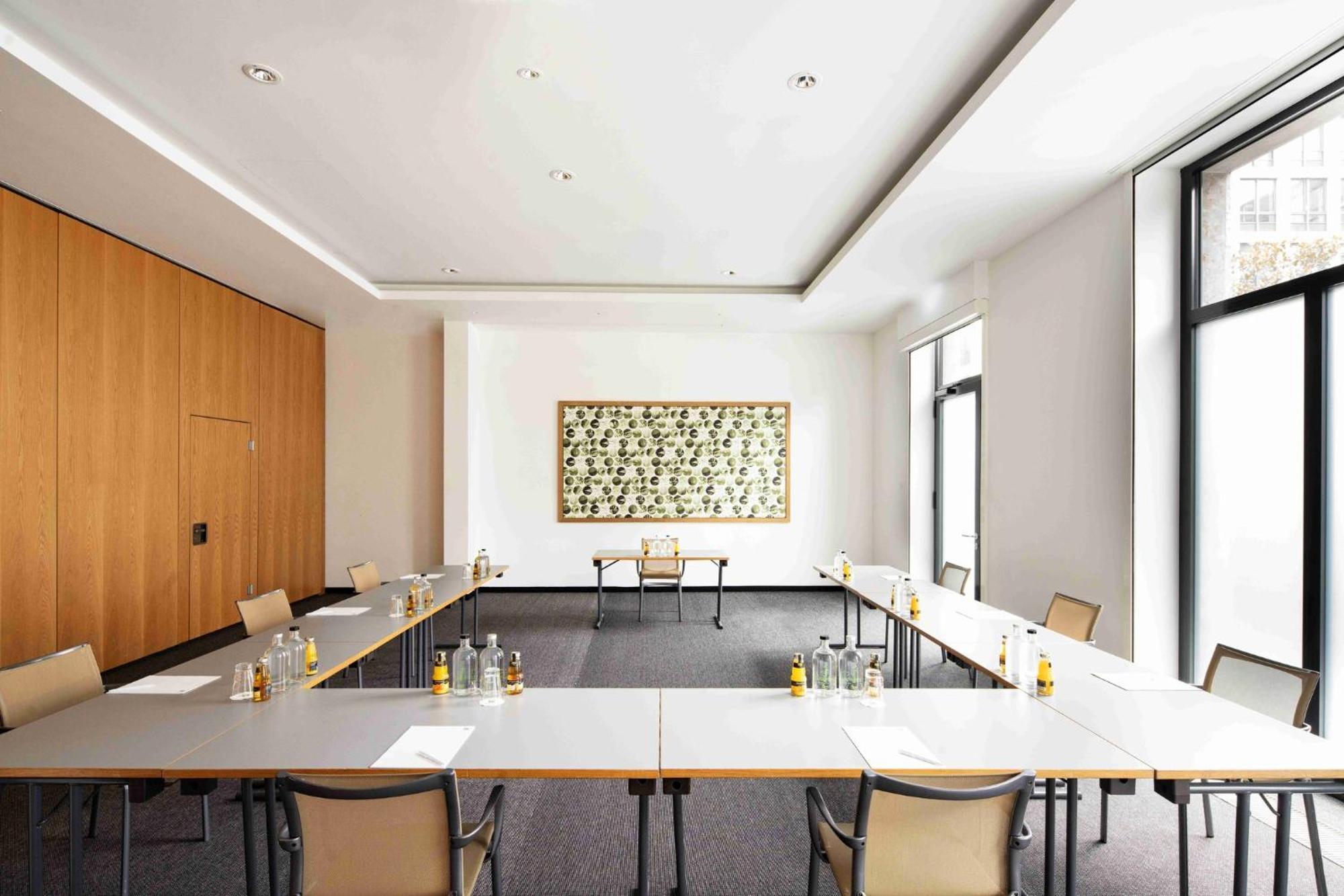 Holiday Inn Frankfurt - Alte Oper By Ihg Frankfurt am Main Exterior photo